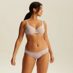 Soutien-gorge Emboîtant Avec Armatures Beige Noisette Stockholm 10 Soutien-gorge Emboîtant Avec Armatures Beige Noisette Stockholm -Soutiens-gorge Boutique BL44446 042 WEB 3 8aa5b7bb 2e1b 45fb ba92 54cd16db0ff6