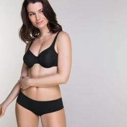 Slip Noir Livorne -Soutiens-gorge Boutique CL02875 030 WEB 3 339834a2 0098 4c5a affe f9b8b19b1bc1