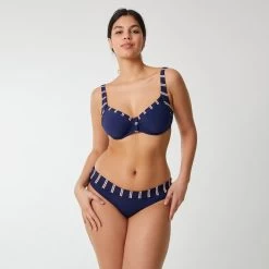 Haut De Maillot Avec Armatures Marine Précieux TAVOLARA 7 Haut De Maillot Avec Armatures Marine Précieux TAVOLARA -Soutiens-gorge Boutique CS14103 A27 WEB 3 e4d5c231 33fd 43a7 9104 caee62496209